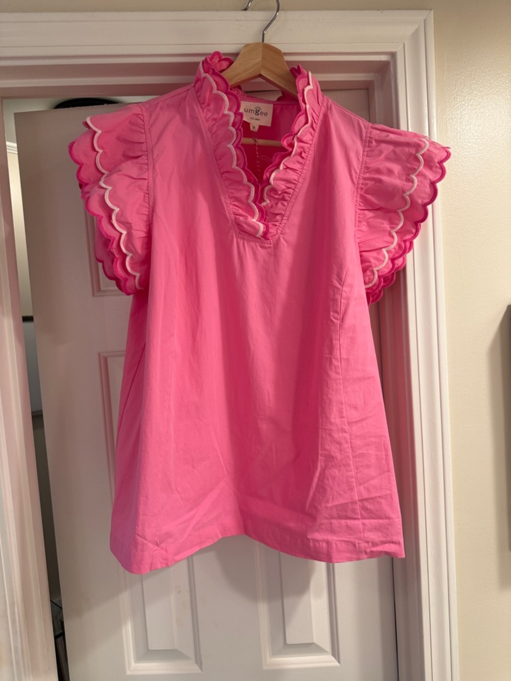 Umgee Hot Pink Scalloped Ruffle Sleeve Top